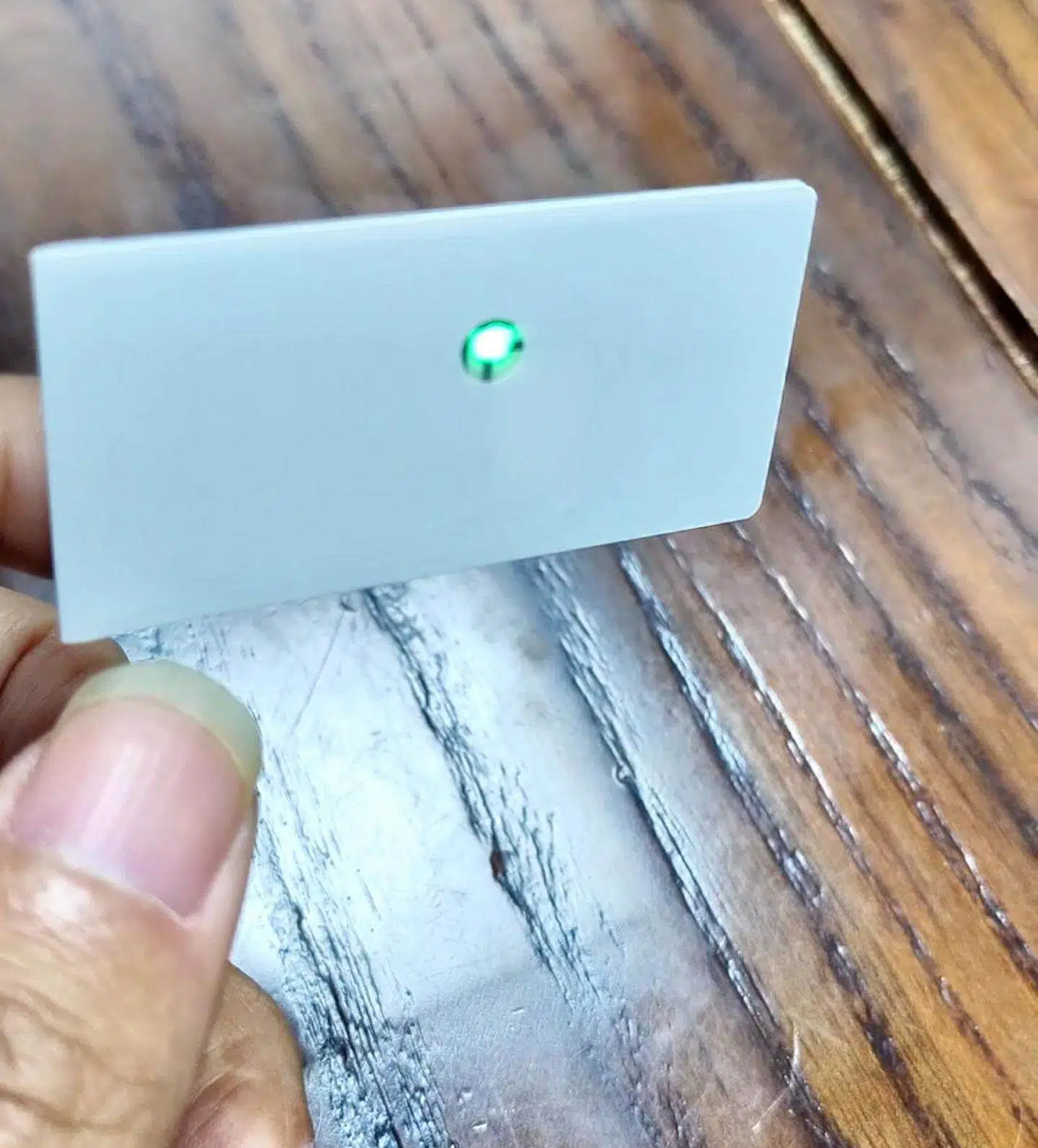 无源rfid发光标签使用寿命有多久？多久会没电？(图1)